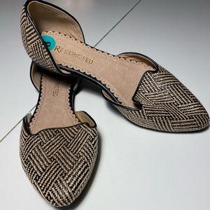 Never Worn Restricted Tweed Flats Size 8
